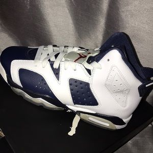 Nike Jordan Retro 6 NIB size 4.5 Navy/White